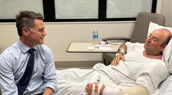 آسٹریلوی ساحل پر حملہ آور سے بندوق چھیننے والےشخص کے علاج کیلئے لاکھوں ڈالر جمع ہوگئے