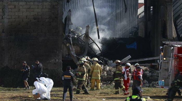 وسطی میکسیکو میں چھوٹا طیارہ گر کر تباہ، 7 افراد ہلاک