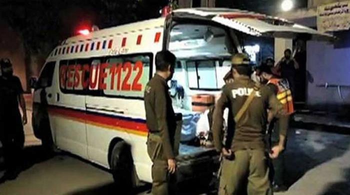 سرگودھا میں پولیس موبائل ٹرین کی زد میں آگئی، 2 اہلکار شہید