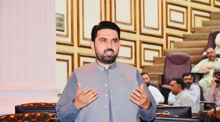 انسداد دہشتگردی عدالت نے وزیراعلیٰ کے پی کو اشتہاری قرار دینے کی کارروائی کا آغاز کردیا