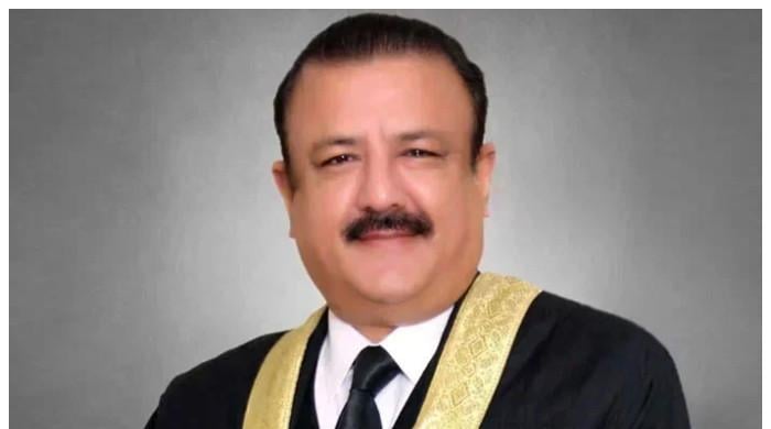 ڈگری کیس: اسلام آباد ہائیکورٹ کے جسٹس طارق جہانگیری جج کے عہدے کیلئے نااہل قرار