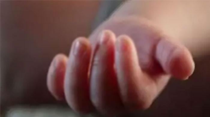 حیدرآباد: نالے میں گرنے والی 3 سالہ بچی اسپتال میں دم توڑ گئی