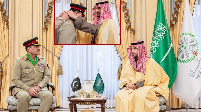 فیلڈ مارشل عاصم منیر کا دورہ سعودی عرب، اعلیٰ ترین اعزاز سے نواز دیا گیا