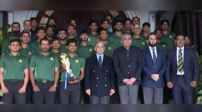 وزیر اعظم نے بھارت کیخلاف کامیابی پر انڈر 19 ٹیم کے ہر کھلاڑی کیلئے 1،1 کروڑ روپے کا اعلان کردیا