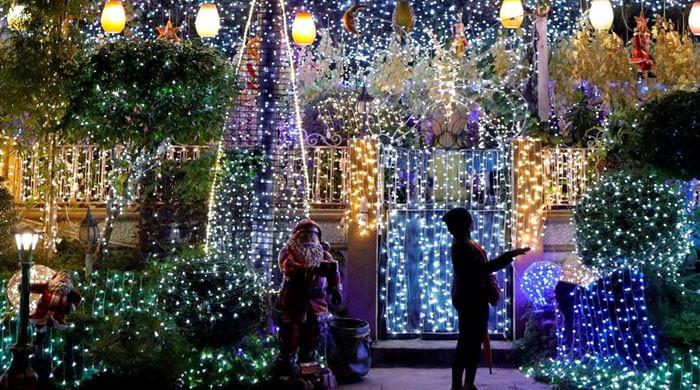 پاکستان سمیت دنیا بھر میں مسیحی برادری آج کرسمس منا رہی ہے، وزیراعظم کی مبارکباد