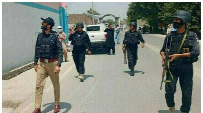 لکی مروت اور بنوں میں فائرنگ سے 4 پولیس اہلکار شہید