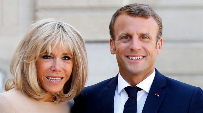 فرانس کی خاتون اول کو ٹرانس جینڈر قرار دینے والے 10 افراد مجرم قرار، 8 ماہ قید کی سزا