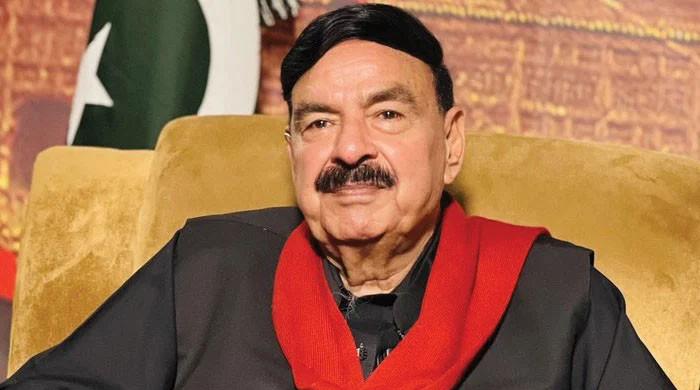 حکومت ملک میں مہنگائی اور بیروزگاری کے خاتمے کی کوشش کرے: شیخ رشید