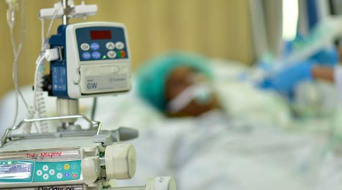 لاہور: نجی یونیورسٹی میں مبینہ خودکشی کے بعد آئی سی یو میں زیر علاج طالبہ ہوش میں آگئی