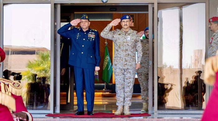  ائیرچیف مارشل کی سعودی فضائیہ کےکمانڈر سے ملاقات، دوطرفہ دفاعی تعاون اورعلاقائی صورتحال پر تبادلہ خیال