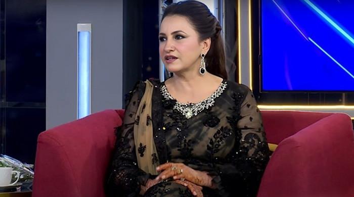 آج کل نوجوانوں میں سیکھنے کی جستجو نہیں، سب خود کو عقلِ کُل سمجھتے ہیں: صبا فیصل