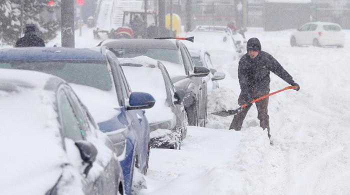 روس: ماسکو میں رواں ماہ 146سالہ ریکارڈ کی پانچویں سخت برف باری