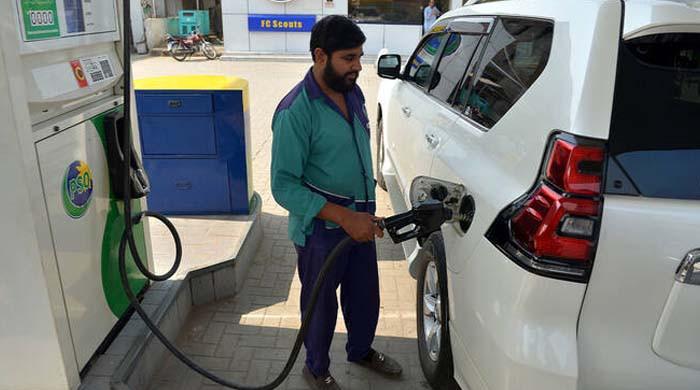 پنجاب: سرکاری محکموں میں پیٹرول اورڈیزل گاڑیوں کی خریداری پرپابندی لگانے کا فیصلہ