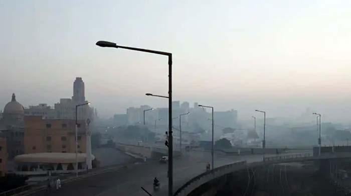 کراچی میں سردی کی شدت میں کمی، صبح کے وقت دھند پڑنے کا امکان