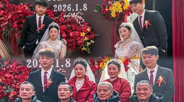 2 جڑواں لڑکوں کی جڑواں بہنوں سے شادی، دونوں خاندانوں میں 4 جڑواں انکلز بھی موجود