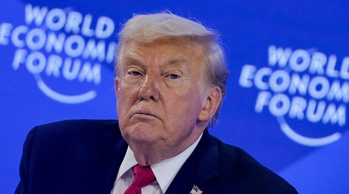 حماس نے ہتھیار ڈالنے سے انکار کیا تو اسے تباہ کردیا جائے گا: ٹرمپ