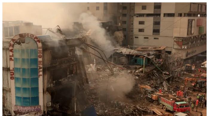 سانحہ گل پلازہ: ملبے سے لاشیں نہیں صرف ہڈیاں مل رہی ہیں: سینئر فائر آفیسر