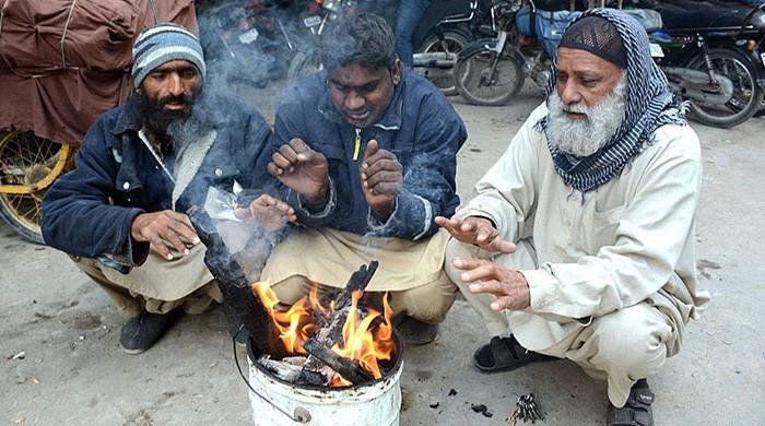 کراچی: یخ بستہ ہواؤں سے کراچی کا موسم سرد، بارش کے بعد سب سے ٹھنڈا علاقہ کون سا رہا؟