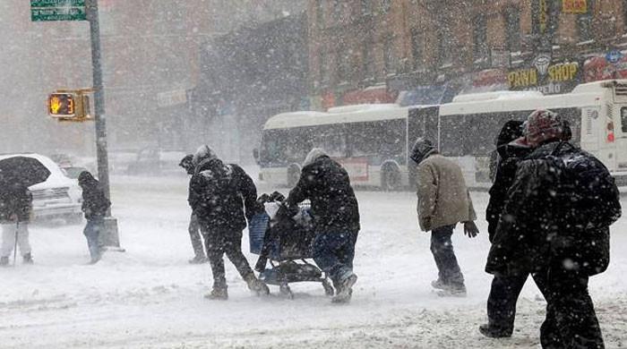 امریکا: جنوبی ریاستوں میں برف کیساتھ شدید بارش کا خطرہ، 18 انچ تک برفباری کا امکان