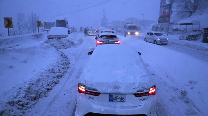 مری میں برفانی طوفان کی پیشگوئی، ٹریول ایڈوائزری جاری، رات کا سفر نہ کرنیکی ہدایت