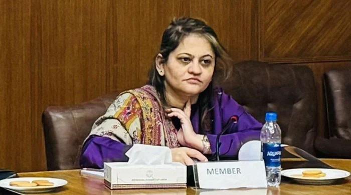 کراچی میں پولیس کم ہے اسی لیے ایم کیو ایم رہنماؤں سے سکیورٹی واپس لی گئی ہوگی: ترجمان سندھ حکومت