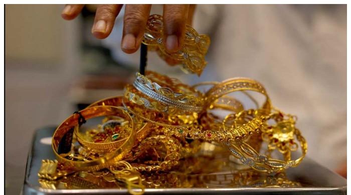 مسلسل اضافے کے بعد سونے کی قیمت میں کمی