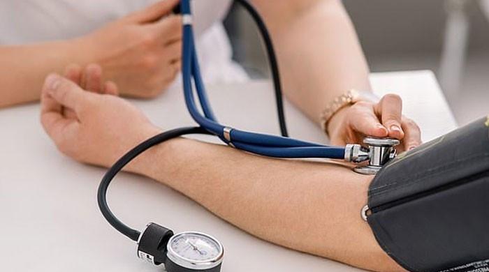 بلڈ پریشر سے ہمیشہ محفوظ رہنے کیلئے آپ کو ہر ہفتے کتنے وقت تک ورزش کرنی چاہیے؟