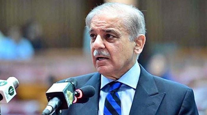 وزیراعظم کا صنعتوں کیلئے بجلی 4 روپے 4 پیسے سستی کرنے کا اعلان