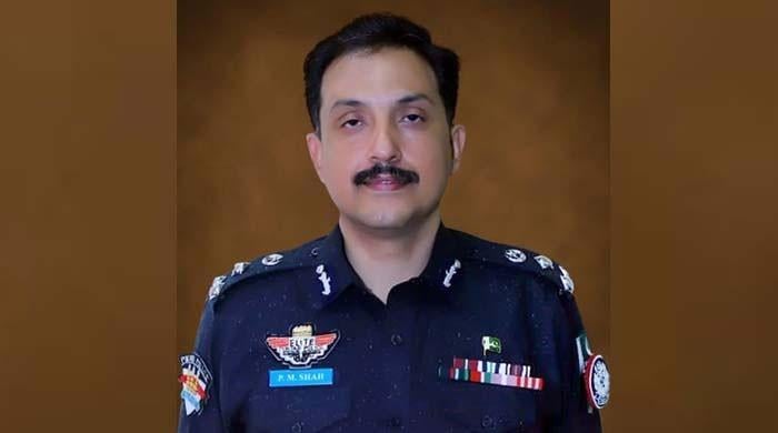ڈی آئی جی ٹریفک کراچی پیر محمد شاہ کو عہدے سے ہٹا دیا گیا