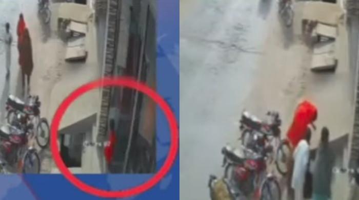 سرگودھا: کمسن بچی سیوریج نالے میں گرگئی