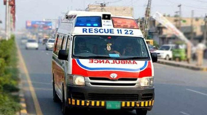 لودھراں: باراتیوں کی گاڑی اور ٹرک میں ٹکر، 4 افراد جاں بحق