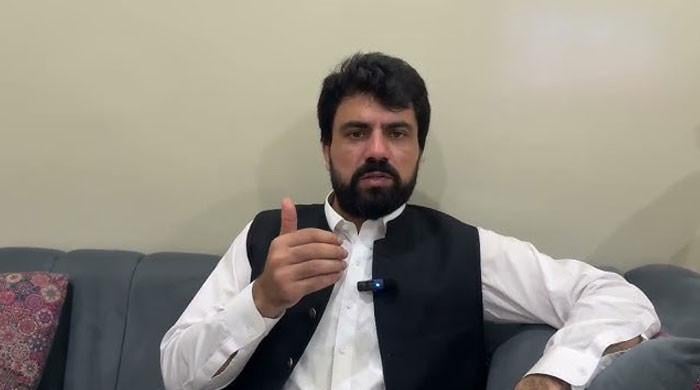 شاہد خٹک کی 8 فروری کے لاک ڈاؤن اور سڑکوں کی بندش کی مخالفت، پی ٹی آئی پارلیمانی پارٹی اجلاس کی اندرونی کہانی