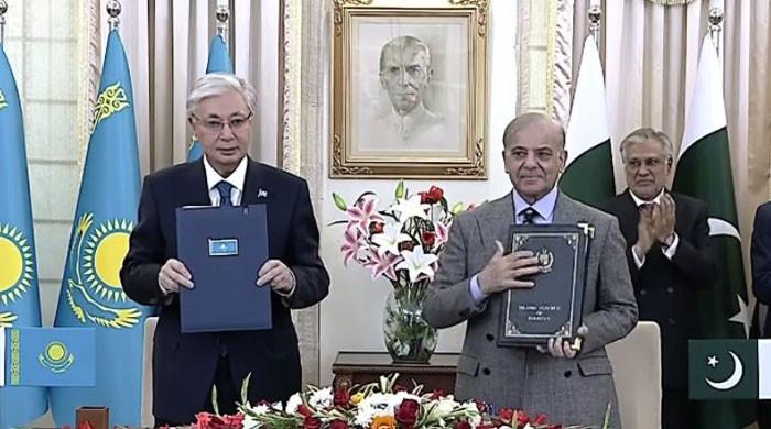 پاکستان اور قازقستان کے درمیان پیٹرولیم، ریلوے اور مصنوعی ذہانت سمیت کئی شعبوں میں تعاون پر اتفاق