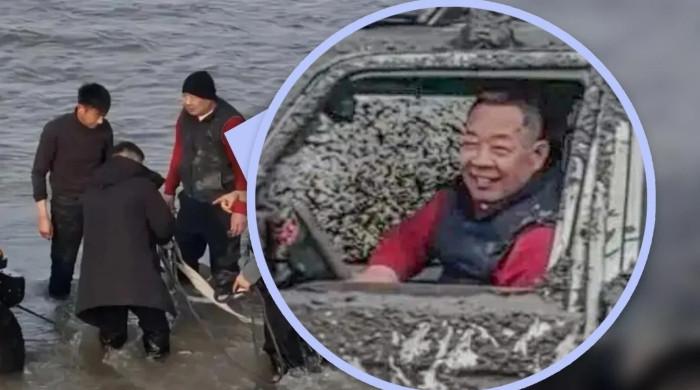 بیماریوں کے باوجود 60 سالہ شخص نے یخ پانیوں میں پھنسے شخص کی زندگی بچالی