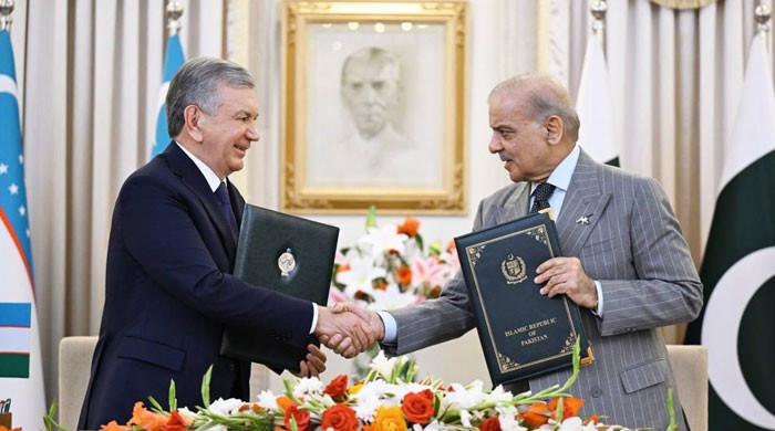 پاکستان اور ازبکستان  کے درمیان مختلف شعبوں میں تعاون کےمعاہدوں اور مفاہمتی یادداشتوں پر دستخط