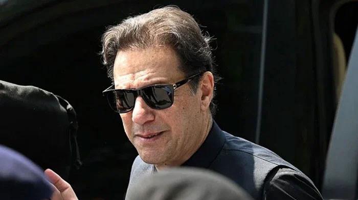 عمران خان کو دائیں آنکھ میں بینائی کم ہونے کی شکایت تھی: میڈیکل رپورٹ سامنے آگئی