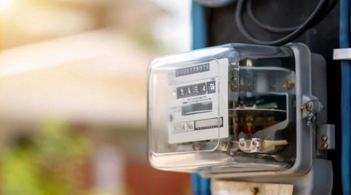 وفاقی حکومت کا بجلی کے بنیادی ٹیرف میں کمی اور فکسڈ چارجز میں ردوبدل کا فیصلہ