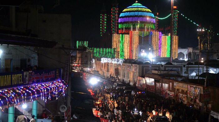 حضرت لعل شہباز قلندرکے سہ روزہ عرس کی تقریبات کا آغاز ہوگیا