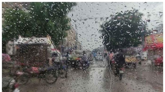 کراچی میں بوندا باندی کا امکان