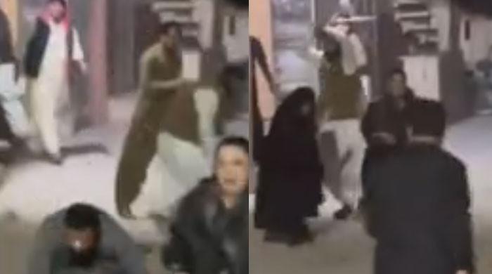 کراچی: چھاپے کے دوران سادہ لباس پولیس اہلکاروں کی خواتین و مردوں کو ڈنڈے مارنے کی ویڈیو وائرل