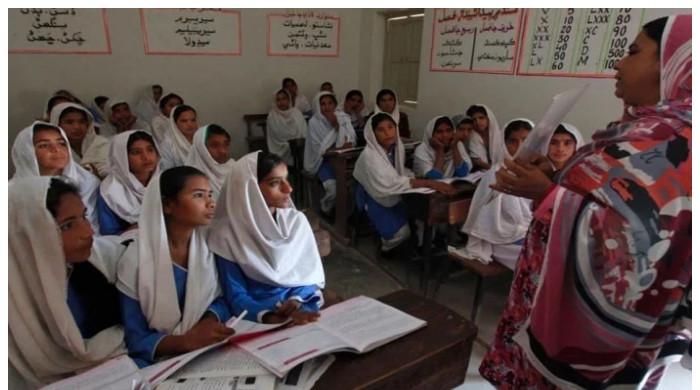 سندھ: سالانہ امتحانات کے بعد طلبہ کو فراہم کی جانیوالی مفت کتابیں واپس لینے کی ہدایت