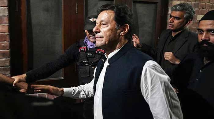  میری دائیں آنکھ کی بینائی 85 فیصد تک ختم ہوچکی ہے: عمران خان کا سپریم کورٹ میں پیش رپورٹ میں انکشاف