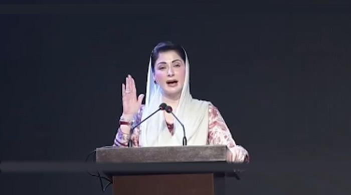 ڈاکٹر ڈیوٹی کے اوقات میں موبائل فون استعمال نہیں کریں گے تو قیامت نہیں آجائے گی: مریم نواز