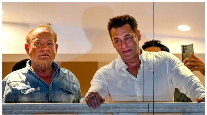 سلمان خان کے والد سلیم خان کی طبیعت مزید بگڑ گئی، وینٹی لیٹر پر منتقل