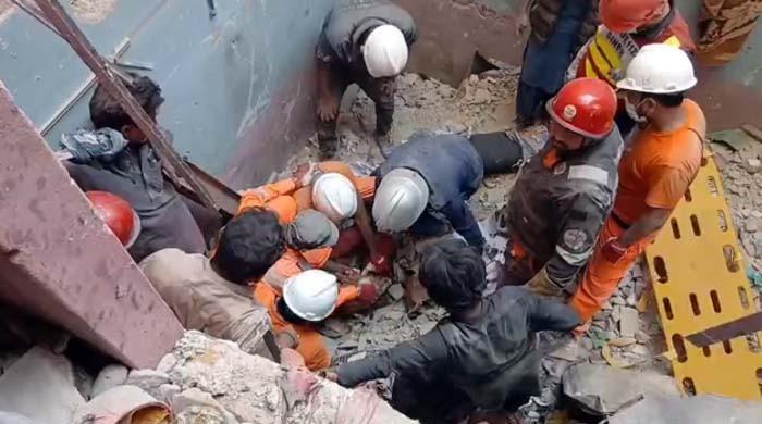 کراچی: سولجر بازار میں رہائشی عمارت میں گیس لیکج کا دھماکا، 16افراد جاں بحق