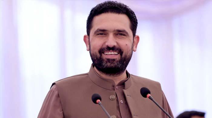 ریاستی اداروں پر الزامات کا کیس: سہیل آفریدی کو گرفتار کرکے پیش کرنے کا حکم