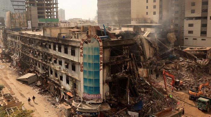 سانحہ گل پلازہ: بچوں کو بلایا اور بیانات لیے، انہوں نے بتایا وہ ماچس سے کھیل رہے تھے، ایس پی سٹی