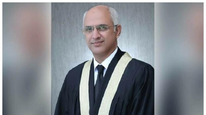 بیوی کو دیا تحفہ واپس نہیں لیا جاسکتا، یہ تھوک کر چاٹنے والی بات ہے: جسٹس محسن اختر