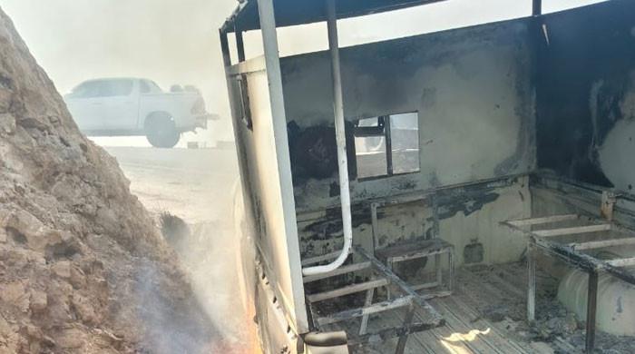 کوہاٹ میں پولیس موبائل پر حملہ، ڈی ایس پی سمیت 6 اہلکار اور ایک شہری شہید