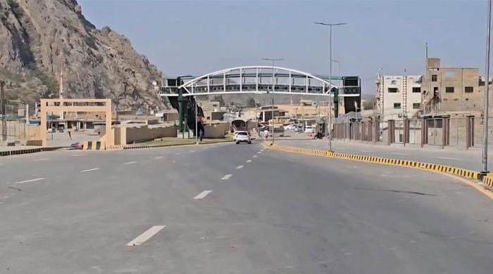 پاک افغان کشیدگی: طورخم سے افغان پناہ گزینوں کی وطن واپسی کا عمل معطل